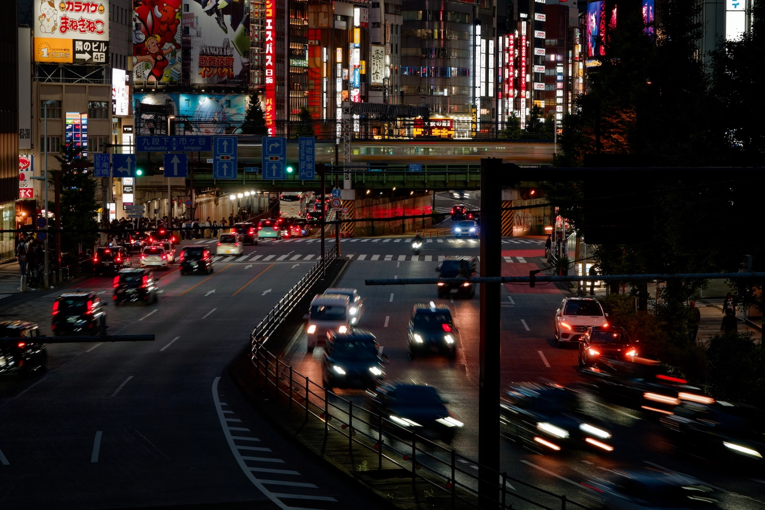 busy tokyo at night